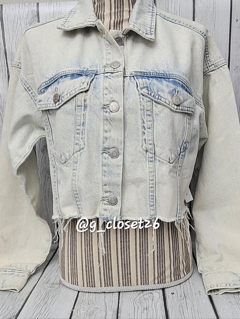 PacSun Light Wash Cropped Denim Jacket